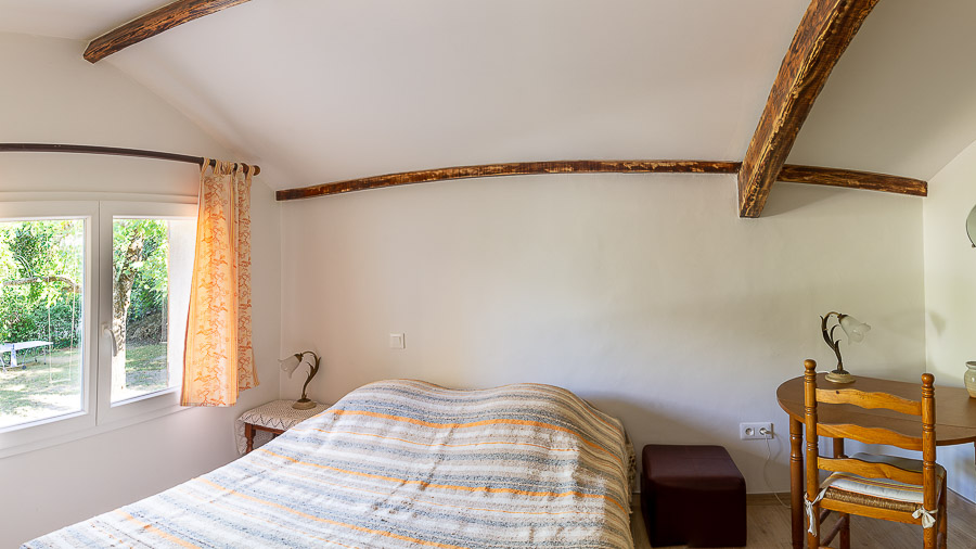 location-maison-saint-andre-les-alpes-provences-france-chambre-1-2